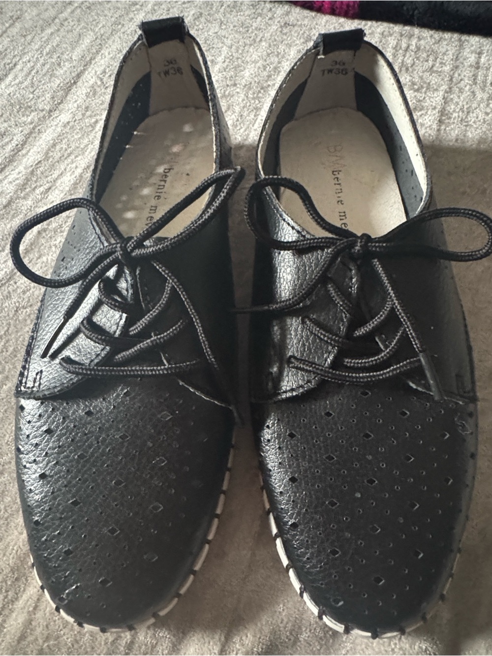 Bernie mev. Black Lace-Up Perforated leather Shoes-any events out these shoes;)